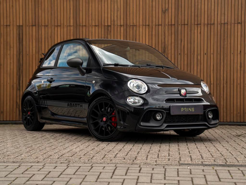 Fiat 500C Abarth 595 Competizione | Beats | Sabelt stoelen, Auto's, Voorwielaandrijving, 4 cilinders, Alcantara, Zwart