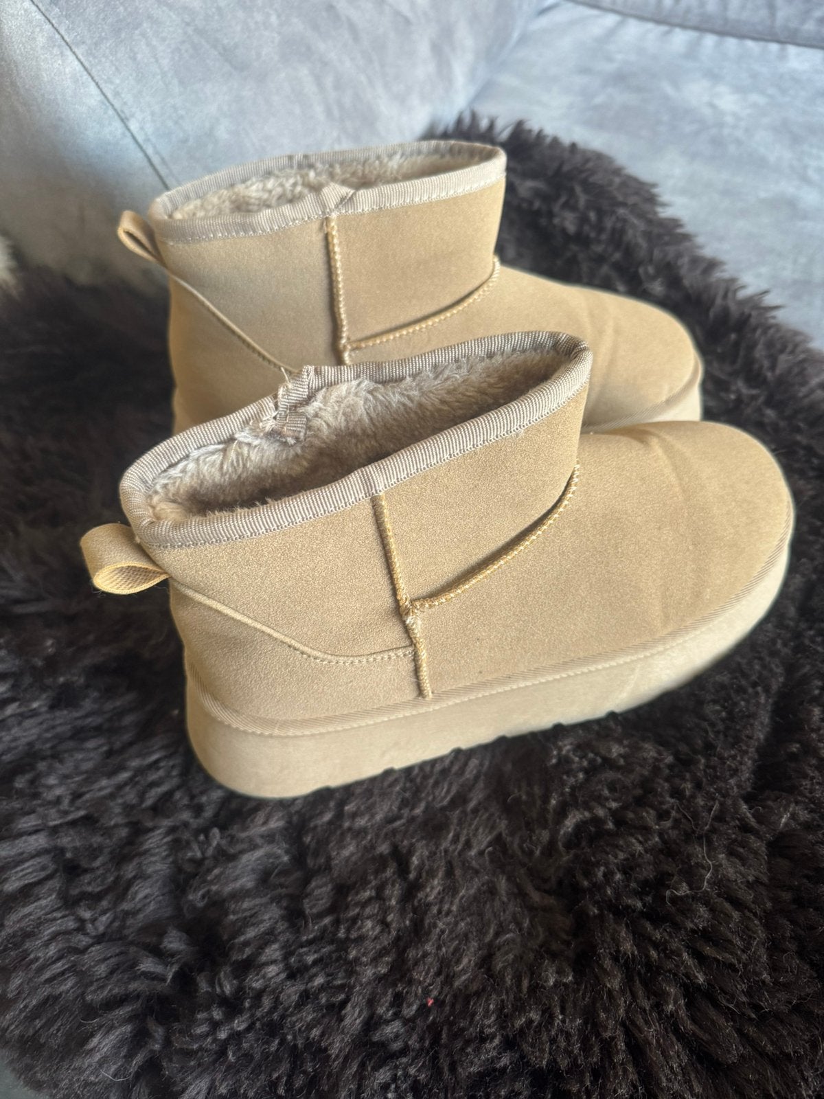 Uggs, Ophalen, Gedragen, Beige