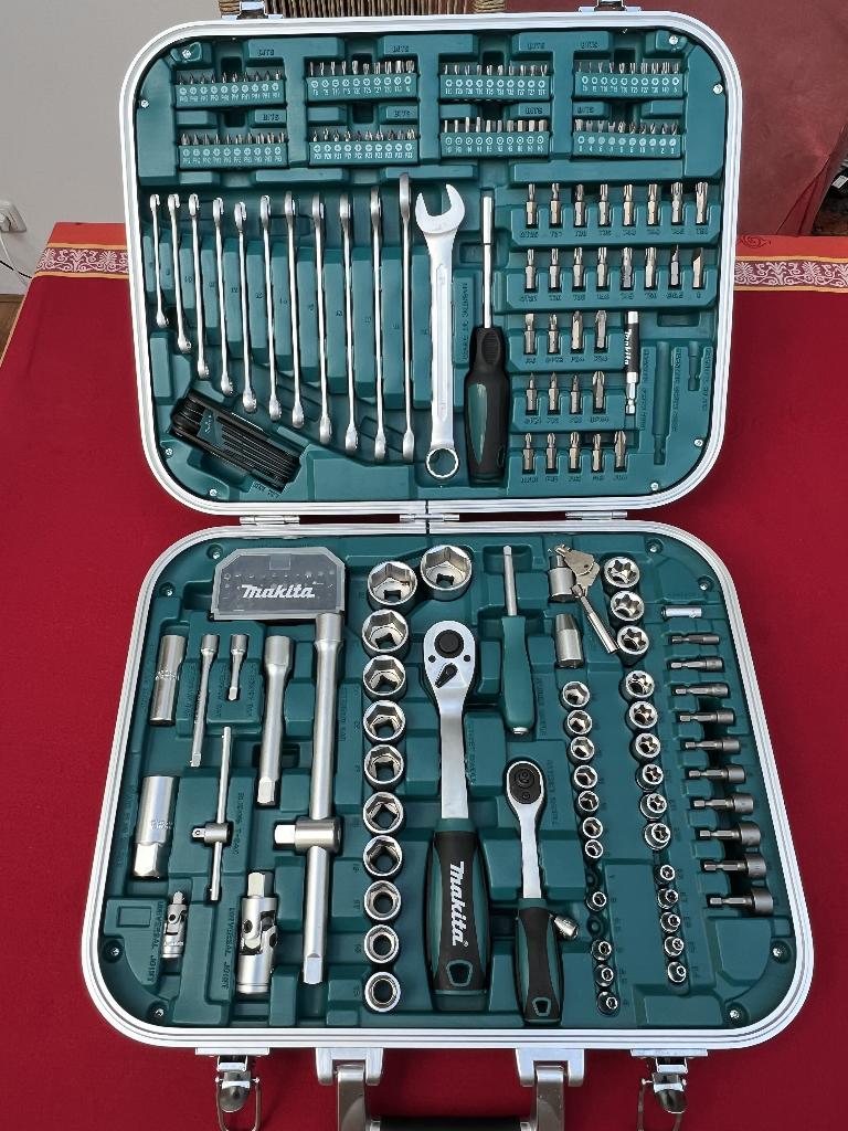 Makita gereedshapset 227 -delig, Ophalen, Zo goed als nieuw
