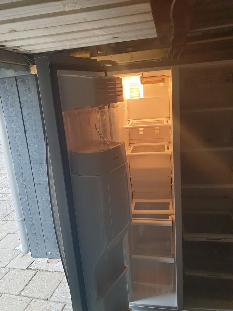 Grote Amerikaanse Koelkast met IJsblokjesmachine, Witgoed en Apparatuur, Koelkasten en IJskasten, Ophalen, Gebruikt, 200 liter of meer