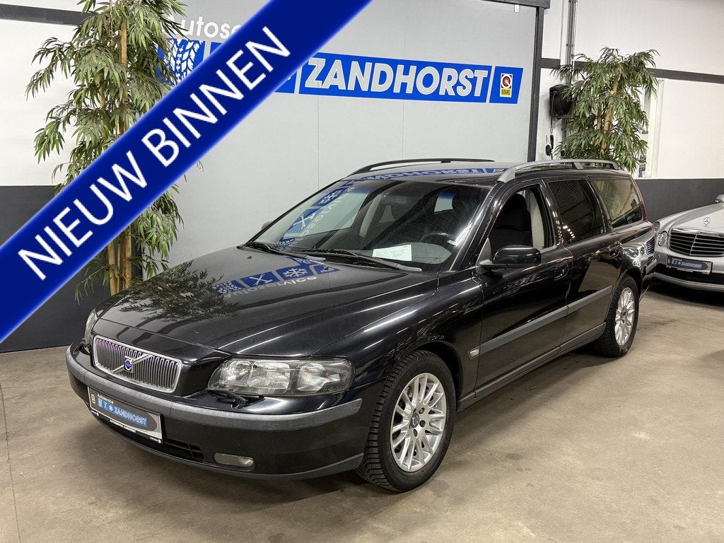 Volvo V70 2.4 Edition II // Apk tot 22-11-2026! // goed rijd, Auto's, Volvo, Zwart, 2435 cc, Stoelverwarming, 93 €/maand