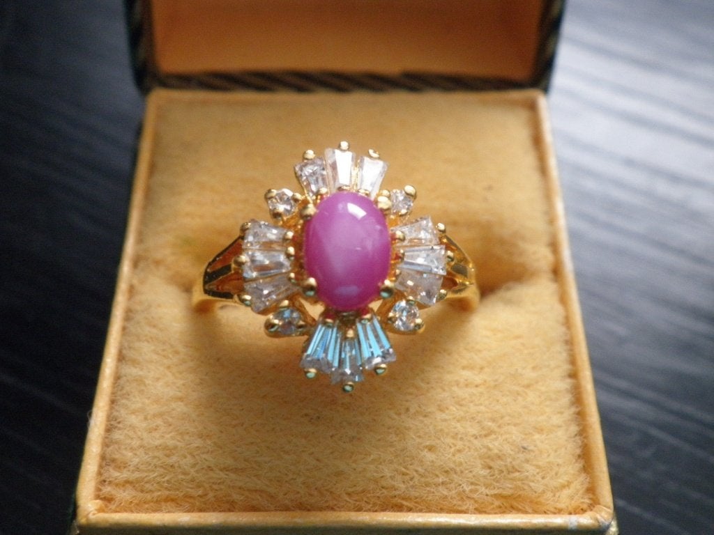 Mooie Goud Doublé Ring met Robijn en Kristal, Sieraden, Tassen en Uiterlijk, Antieke sieraden, Verzenden, Zilver, Ring, Verguld