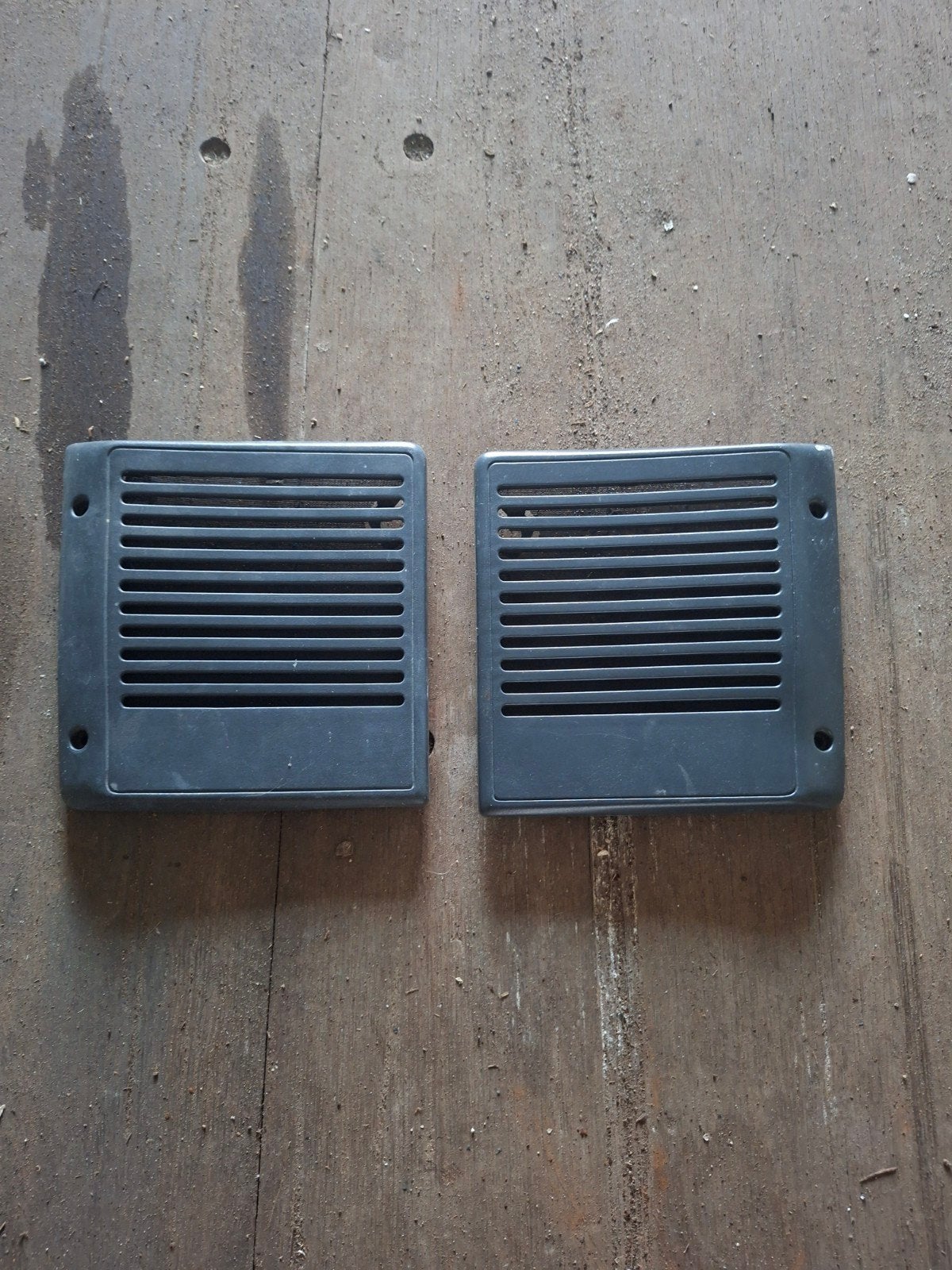 Peugeot 205 speakerkapjes, Ophalen