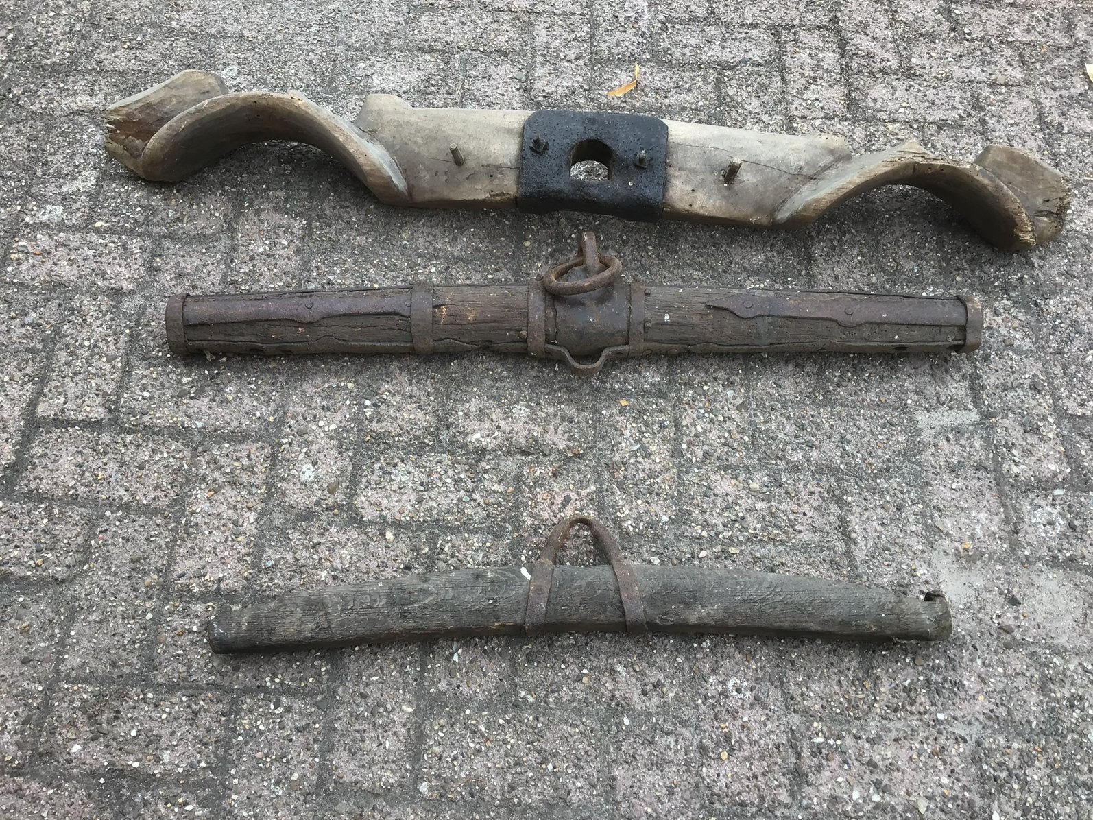 Juk/ossenhaam en twee knuppels voor haam/trektuig, Ophalen