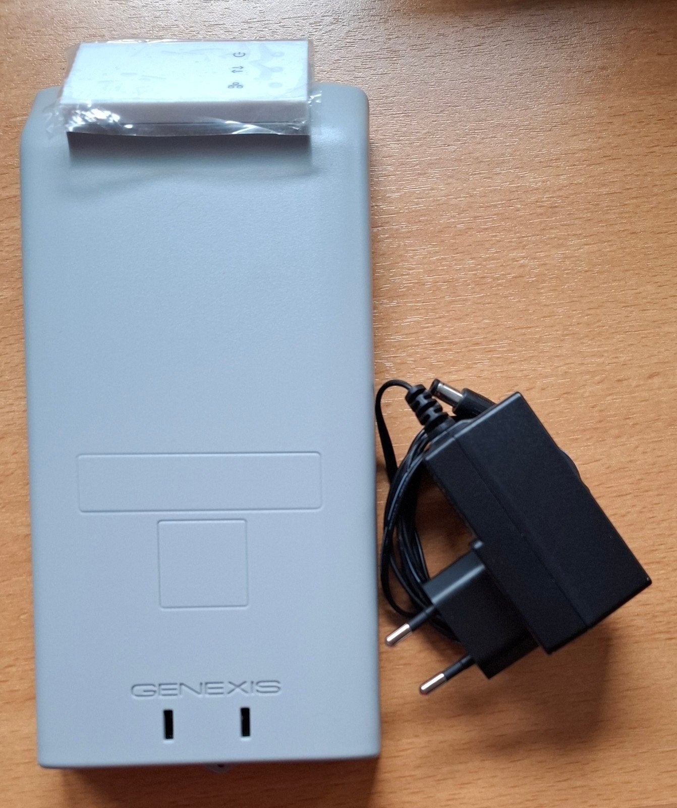 Genexis Element P1090 met Adapter, Ophalen of Verzenden, Gebruikt, Genexis