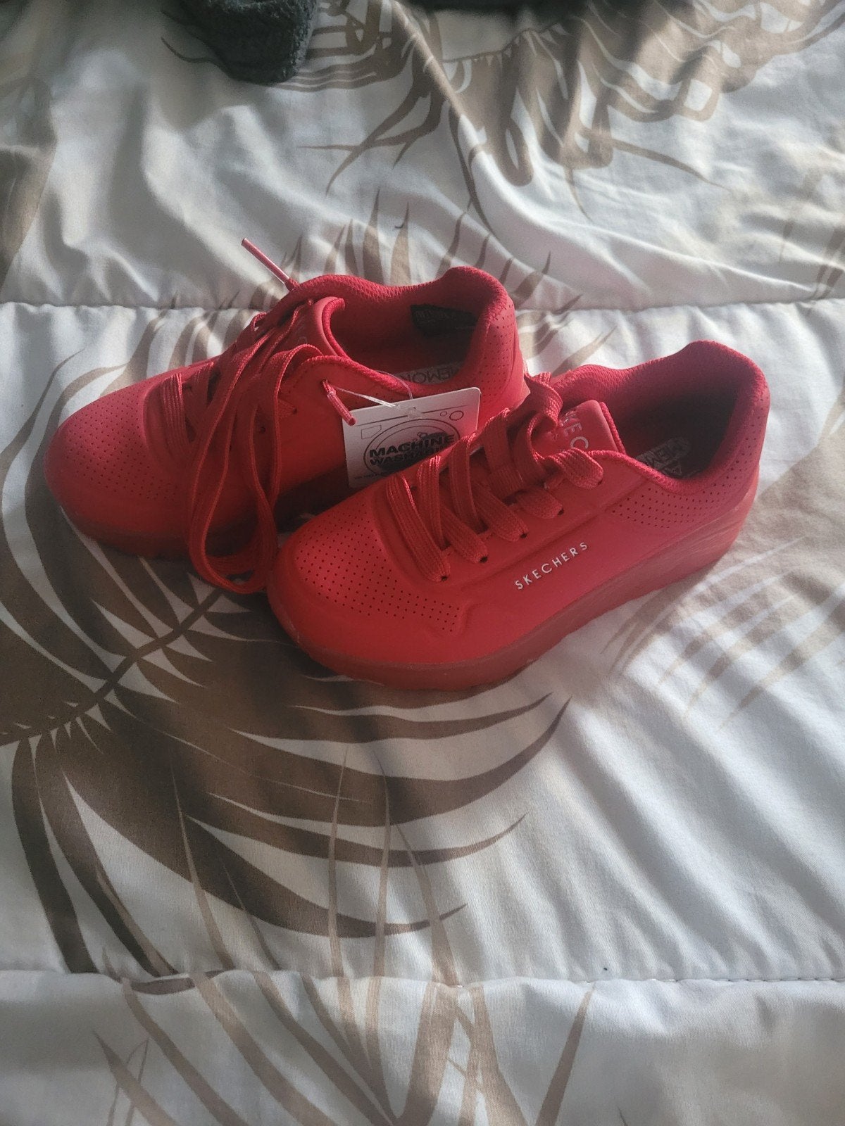 Skechers rode sneakers- Maat 27,5, Ophalen of Verzenden, Nieuw