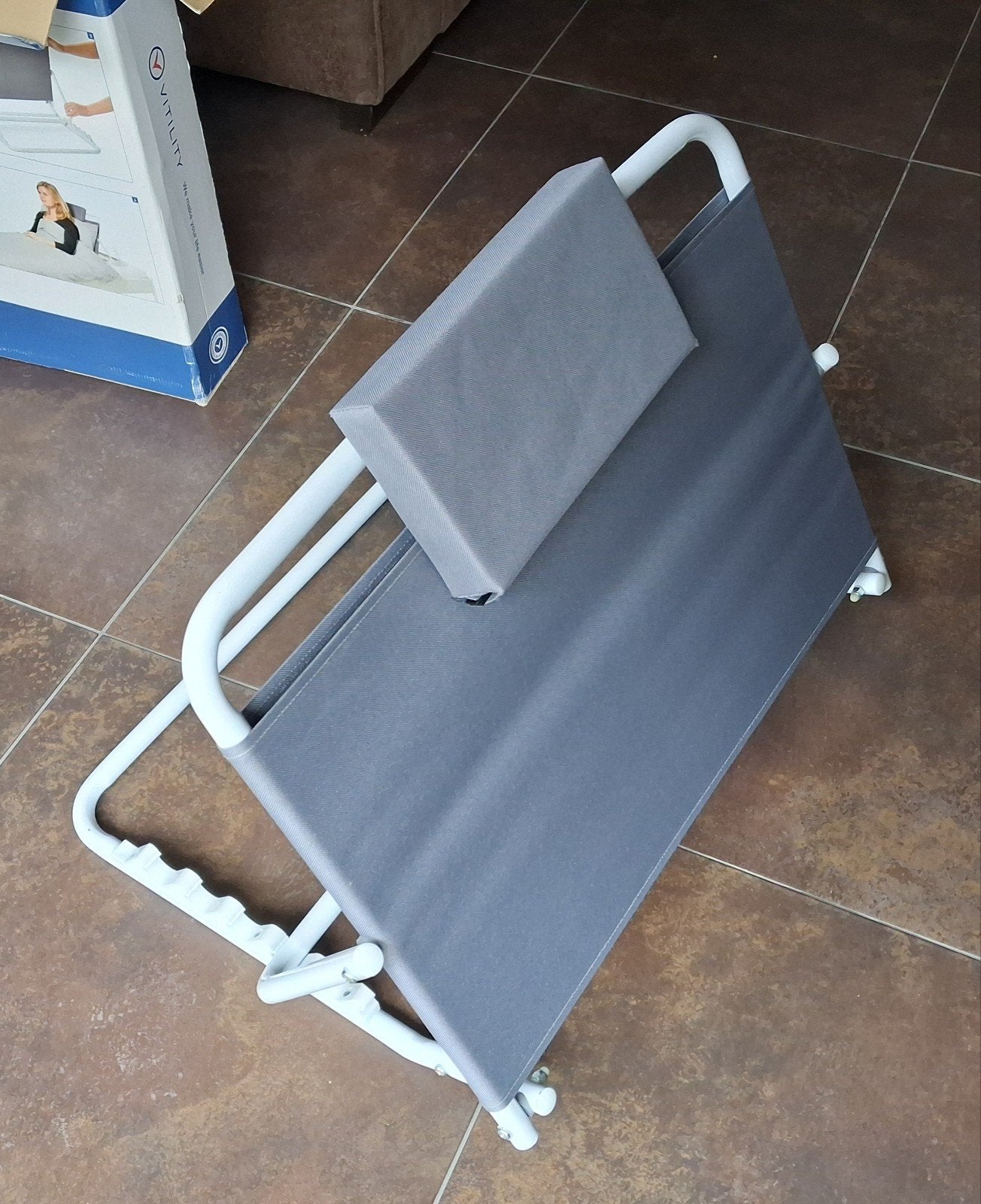 verstelbare rugsteun voor bed, 65 cm breed 50 cm hoog, Verstelbaar, Zo goed als nieuw, Metaal, Grijs