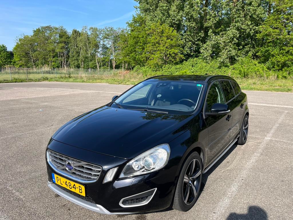 Volvo V60 T5 2.0 245 pk trekhaak | cruise | stoelverwarming, Auto's, Volvo, Voorwielaandrijving, Stof, 1800 kg, Zwart