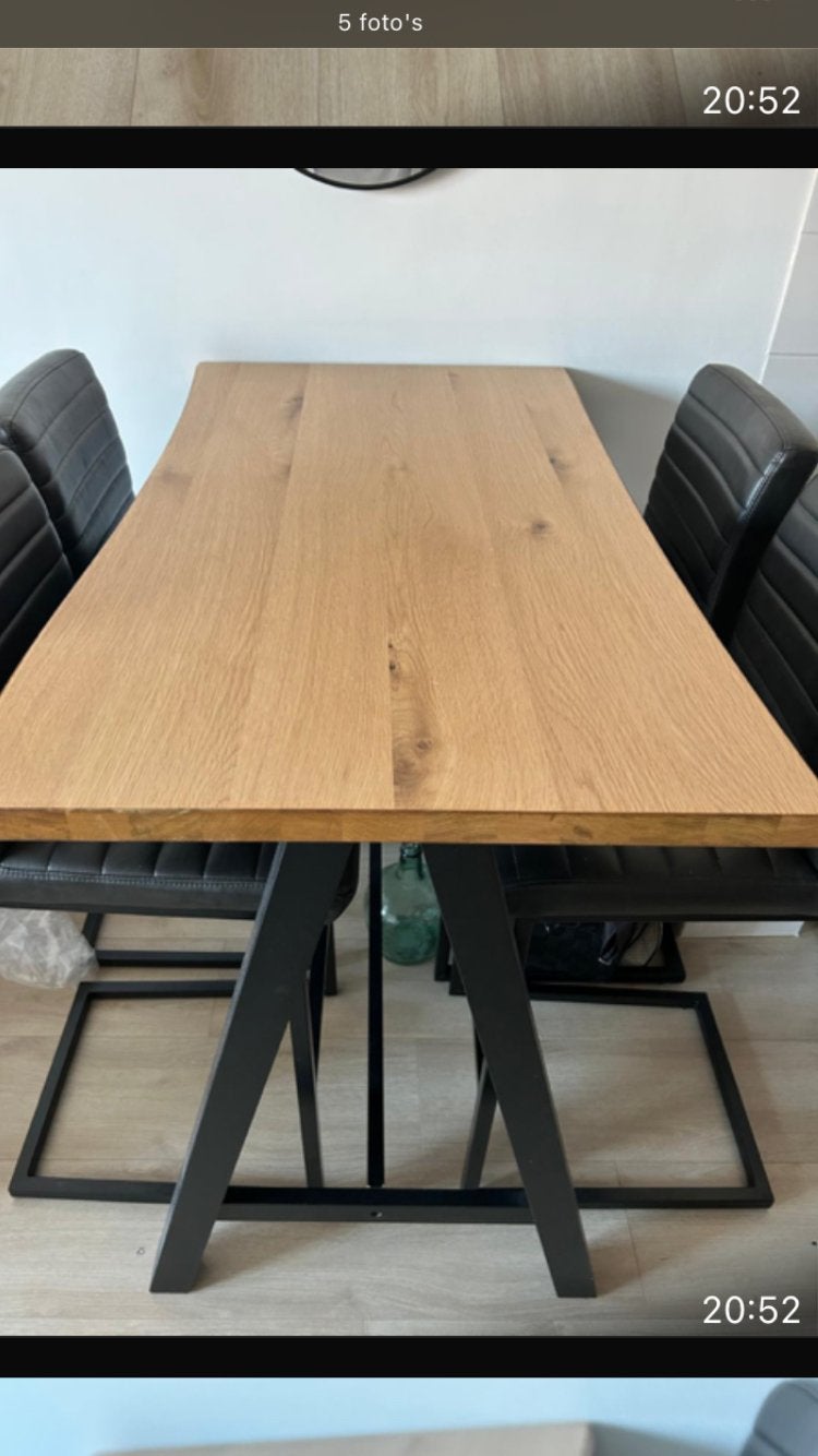 Houten bartafel/metalen onderstel en  4 stoelen, Ophalen, Eikenhout, 50 tot 100 cm, Zo goed als nieuw