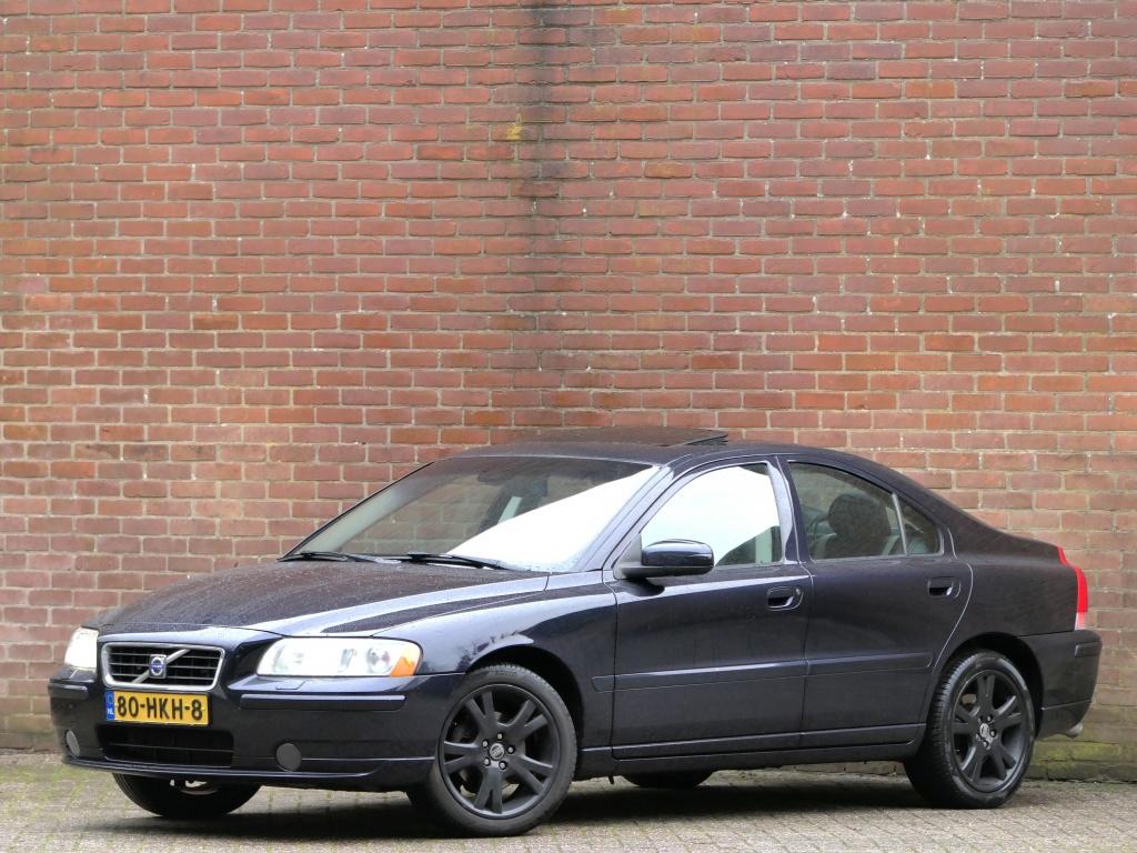 Volvo S60 2.4 Drivers Edition Schuifdak / Xenon / Trekhaak, Gebruikt, Blauw, S60, Automatische klimaatregeling