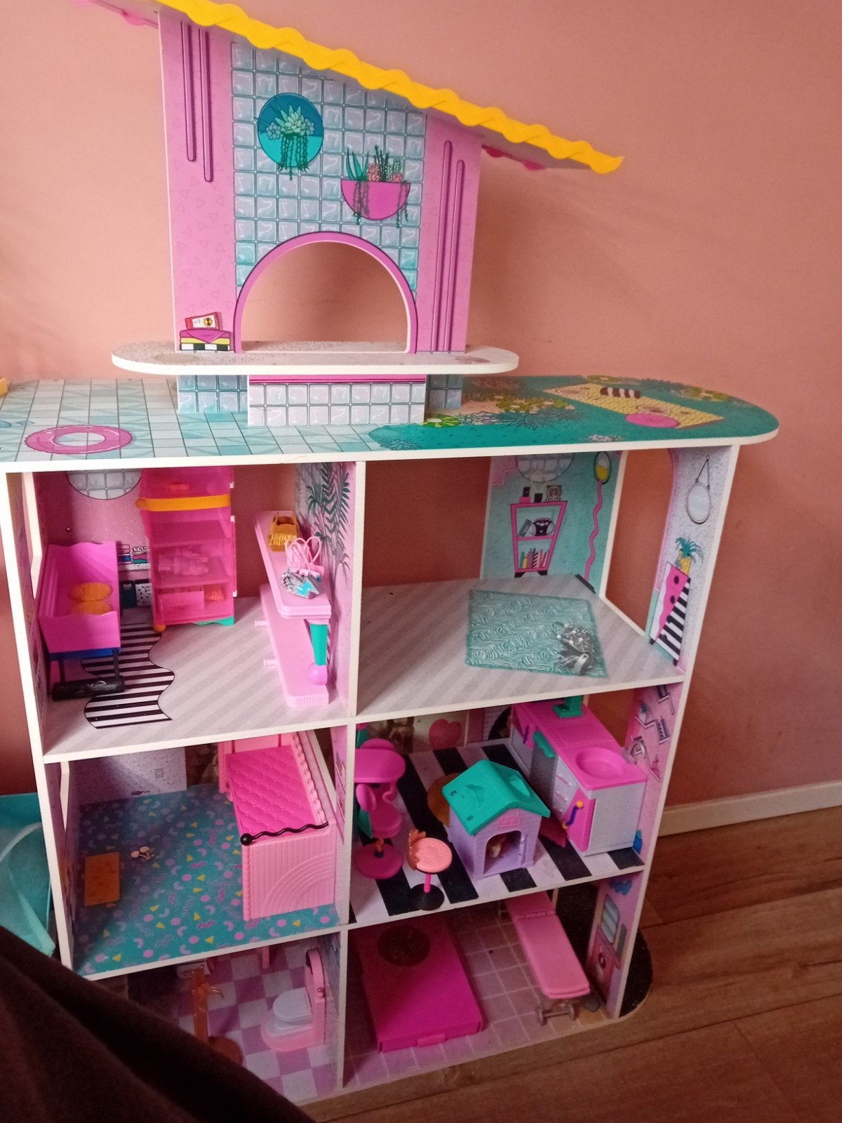Lol groot poppenhuis, Ophalen, Zo goed als nieuw, Poppenhuis