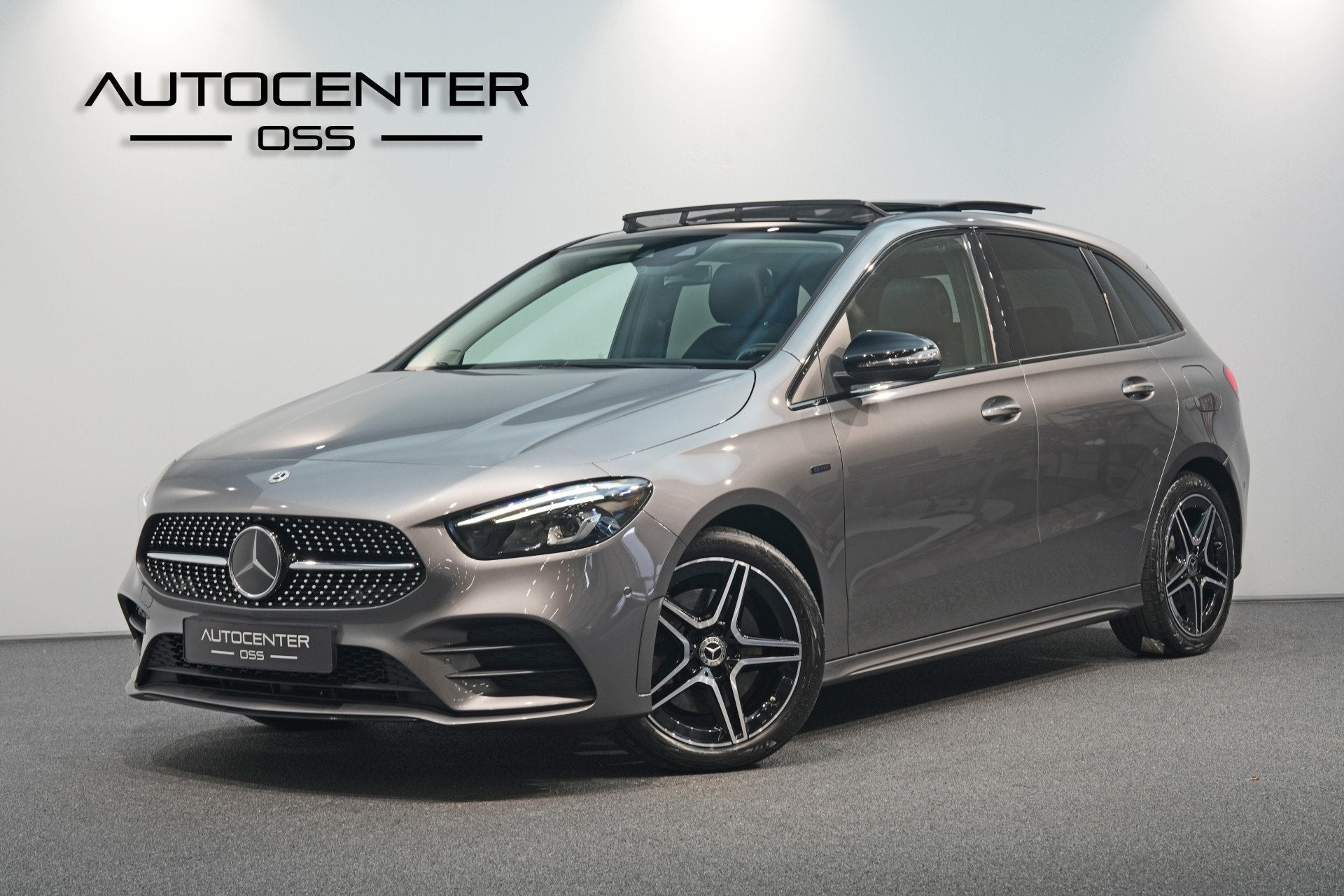 Mercedes-Benz B-Klasse 250 e AMG  PANO  ADAP.CRUISE, Auto's, Gebruikt, 4 cilinders, Bedrijf, 1600 kg