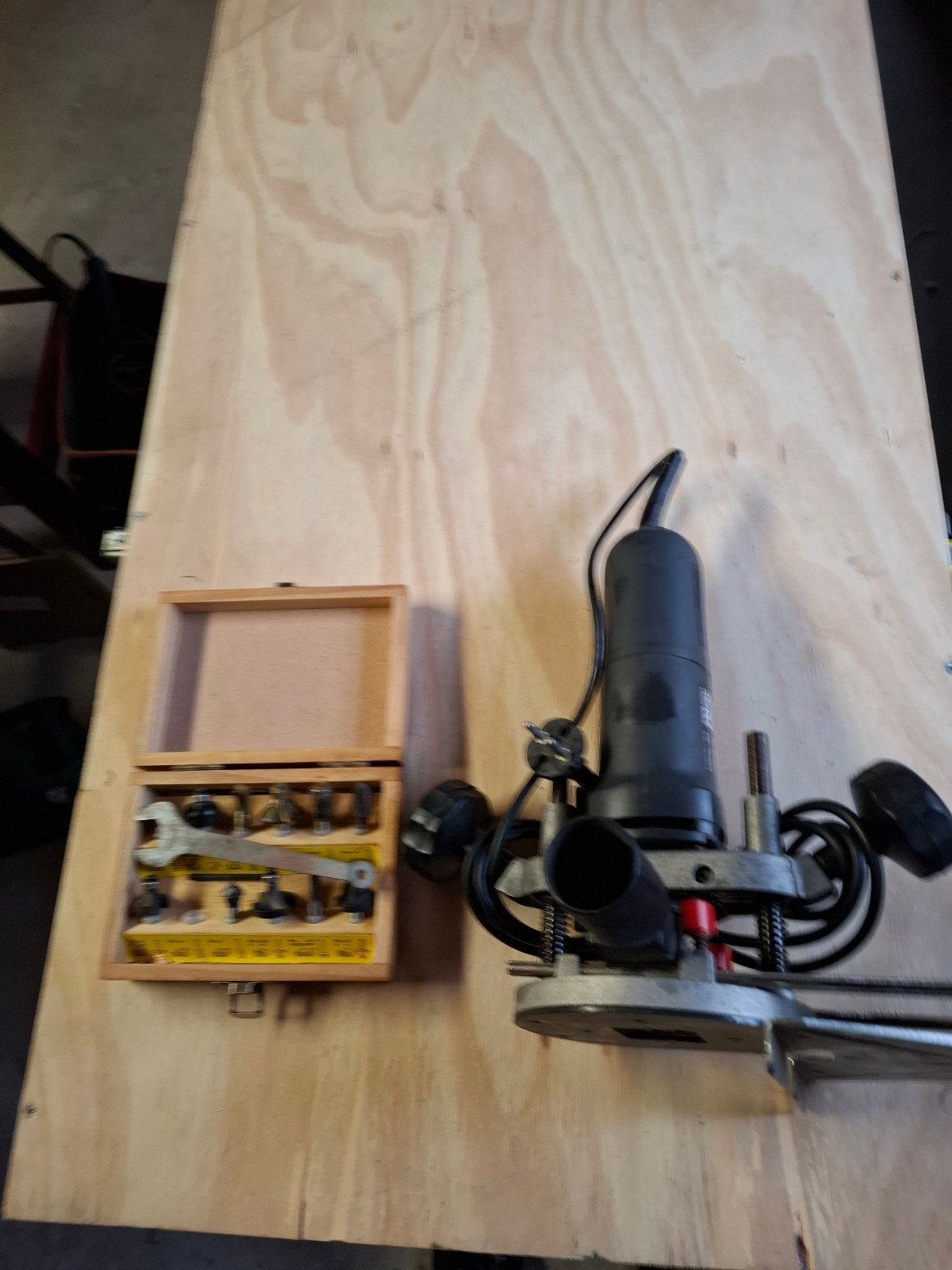 bovenfrees met een setje freesjes, Ophalen of Verzenden, Gebruikt, Elektrisch, Bovenfrees
