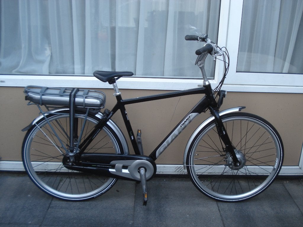 Zeer nette en stevige NL heren E-Bike GIANT 28 inch 7 vers., Ophalen, Giant, Zo goed als nieuw, 50 km per accu of meer