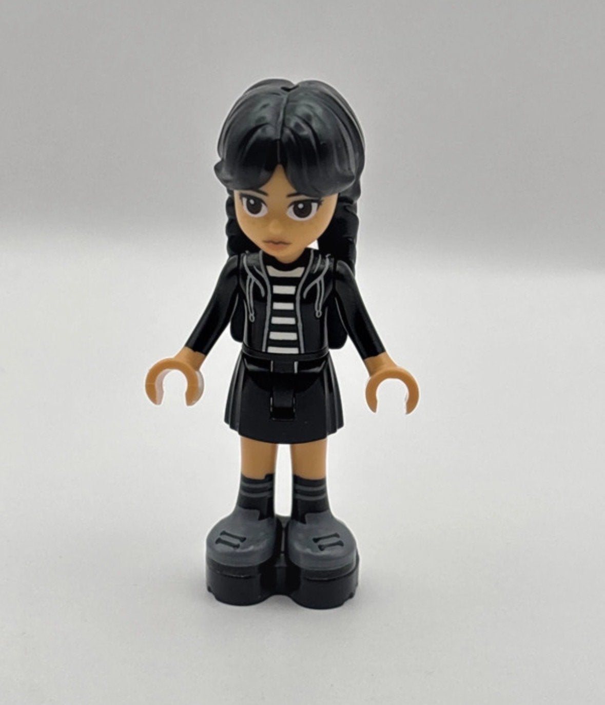 Nieuwe Wednesday Addams Lego Friends Minifiguur, Ophalen of Verzenden, Nieuw, Overige merken