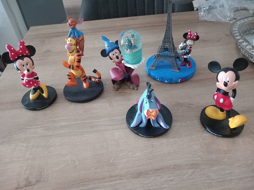 Disneyland parijs beeldjes, Ophalen of Verzenden, Mickey Mouse, Zo goed als nieuw, Beeldje of Figuurtje