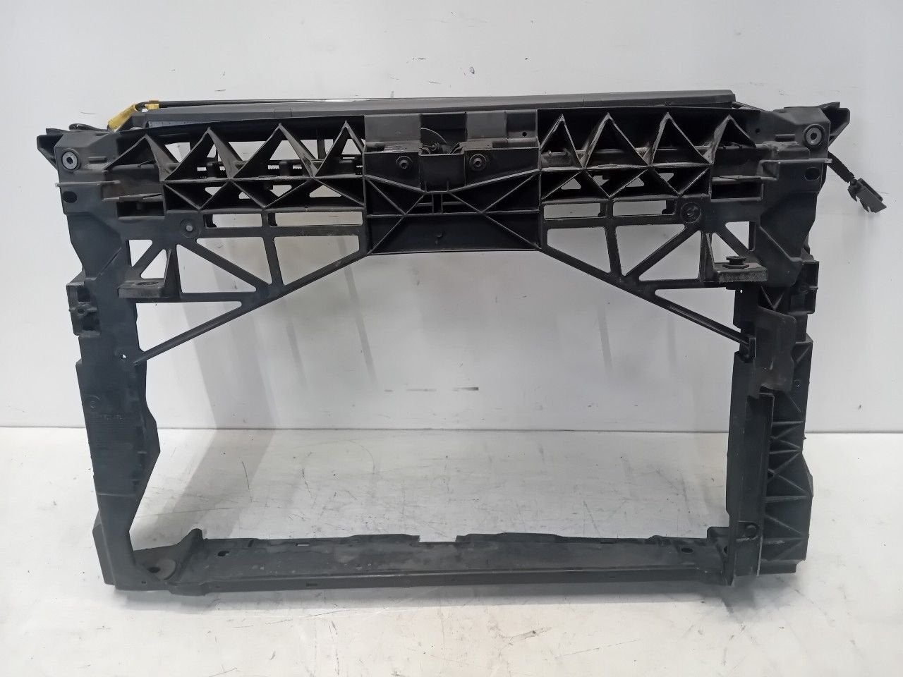 Voorfront slotplaat Seat Leon, Onderdelen@venauto.nl, Van der Ven Autorecycling B.V., Gebruikt, Ettenseweg 76, 4706 PB Roosendaal, The Netherlands