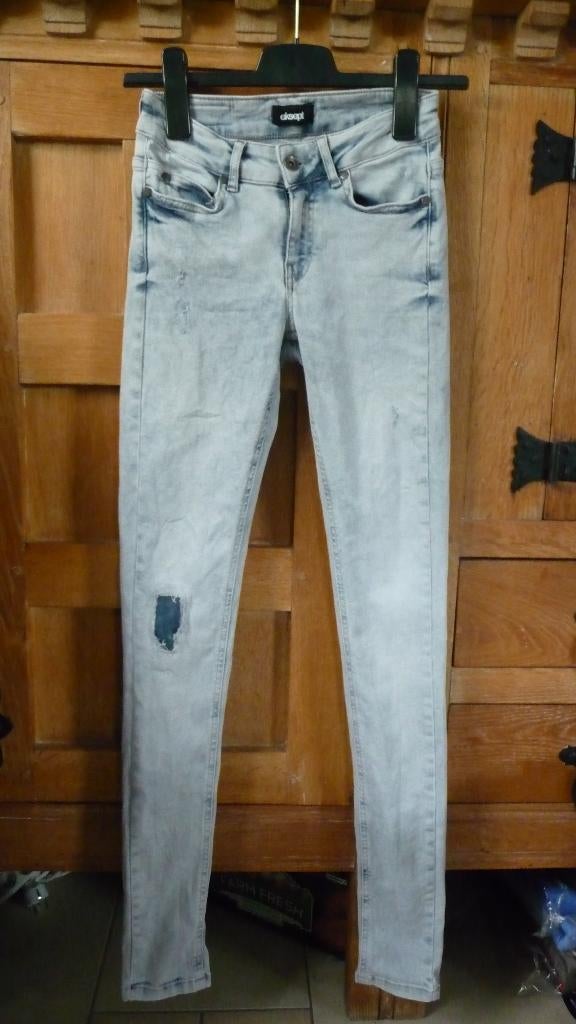 Stoere lichtblauwe Dames Jeans Maat 25, Ophalen of Verzenden, Zo goed als nieuw, Blauw, W27 (confectie 34) of kleiner