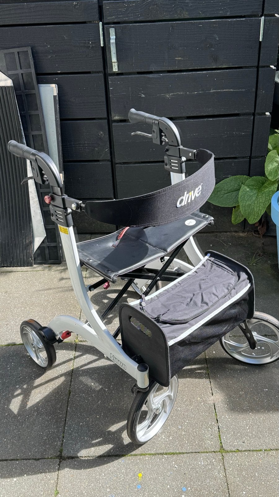 Rollator Drive nitro M wit, Diversen, Ophalen, Lichtgewicht, Zo goed als nieuw