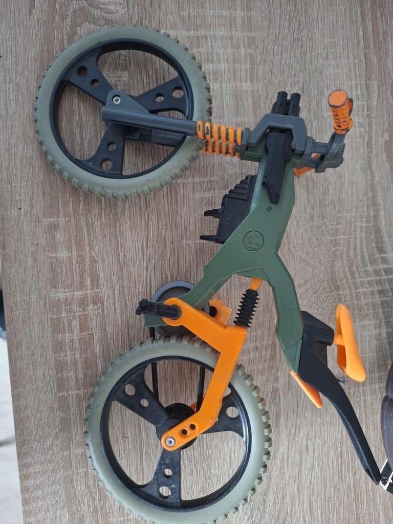 Actionman poppen en voertuigen, Ophalen