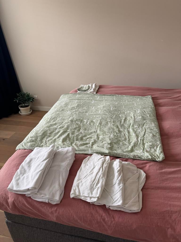 Ledikant beddengoed set - dekbed, overtrekken, hoeslakens, Ophalen, Eenpersoons, Dekbedovertrek, Zo goed als nieuw