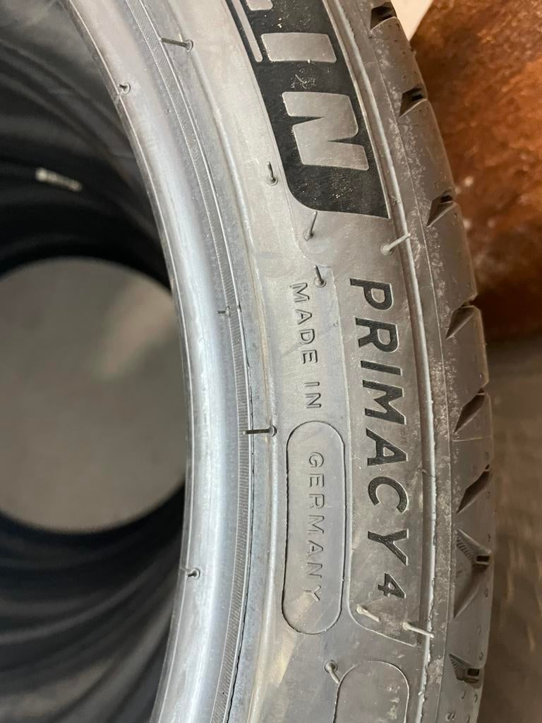 “225 40 18 michelin DEMO puntjes zitten er nog op”, Ophalen, 18 inch, Gebruikt, Band(en)