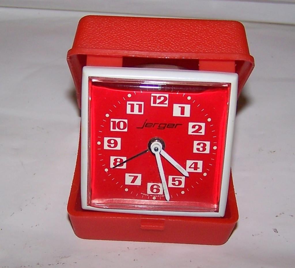 Vintage Jerger opklapbaar rood reiswekkertje. Izgs., Ophalen of Verzenden