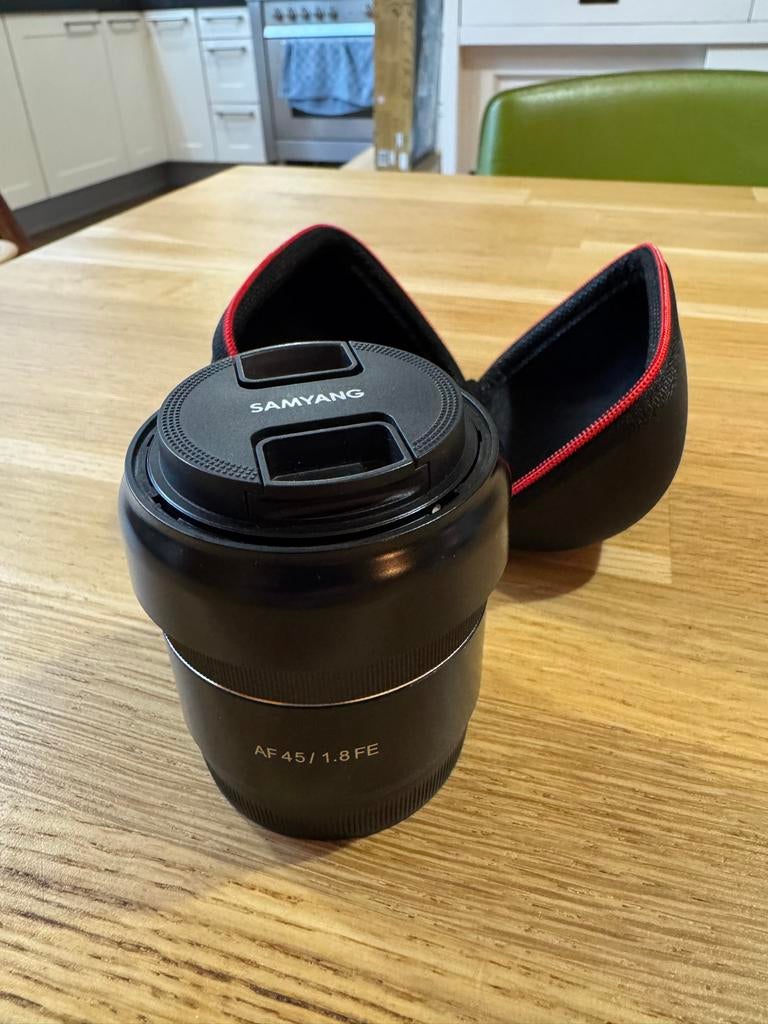 Samyang AF 45mm f/1.8 FE Lens, Ophalen of Verzenden, Zo goed als nieuw, Standaardlens