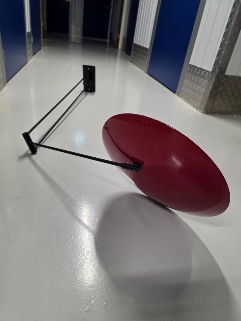 Vintage Queens Gallery Utrecht Wandlamp - Jaren 70 rood., Ophalen of Verzenden, Zo goed als nieuw, Metaal, Vintage, Bauhaus, retro, design, minimalistisch,  memphis