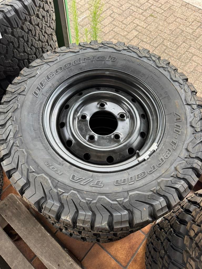 Land rover defender 5x wolf velgen -  BF goodrich all train, Ophalen, 16 inch, Banden en Velgen, Nieuw
