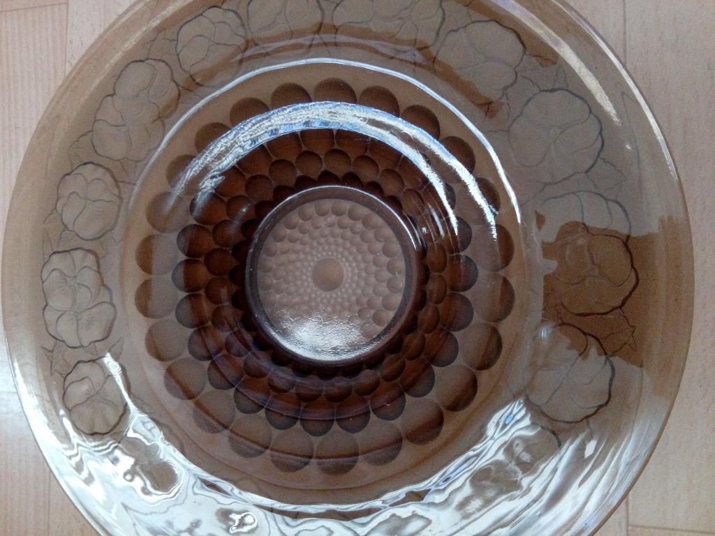 Franse art deco schaal met bloemen in de rand weergegeven 35, Antiek en Kunst, Antiek | Glas en Kristal, Ophalen