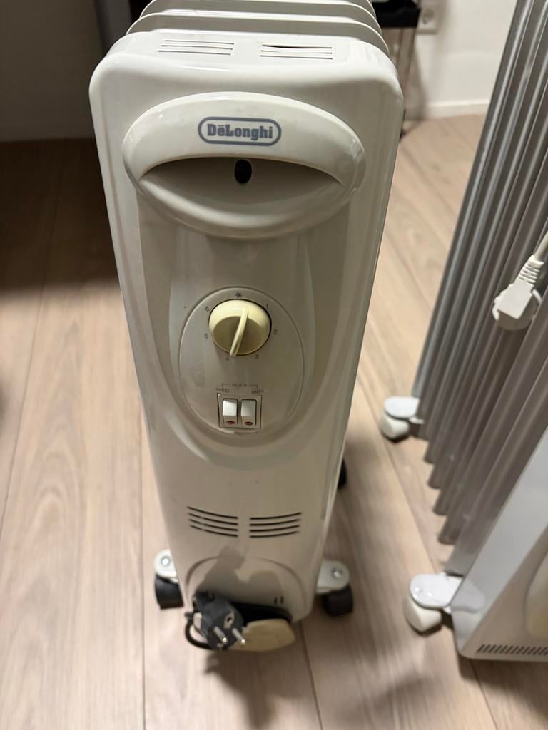 2x mobiele eletrische radiatoren (Bestron en delonghi), Doe-het-zelf en Verbouw, Verwarming en Radiatoren, Ophalen, Zo goed als nieuw
