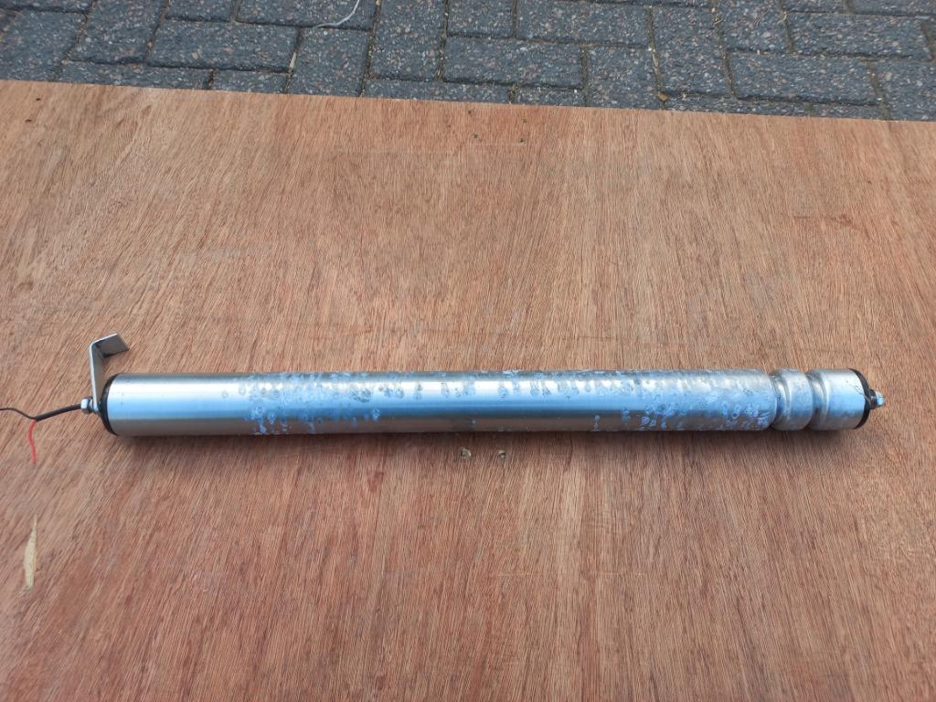 Partij 24 volt buis motor (en) met een lengte van 60 cm, Doe-het-zelf en Verbouw, Ophalen of Verzenden, Gebruikt, Elektromotor