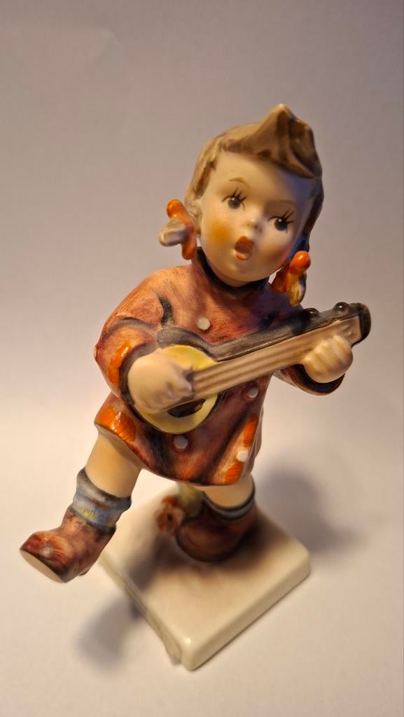 Goebel Beeldje Meisje met Gitaar, Ophalen
