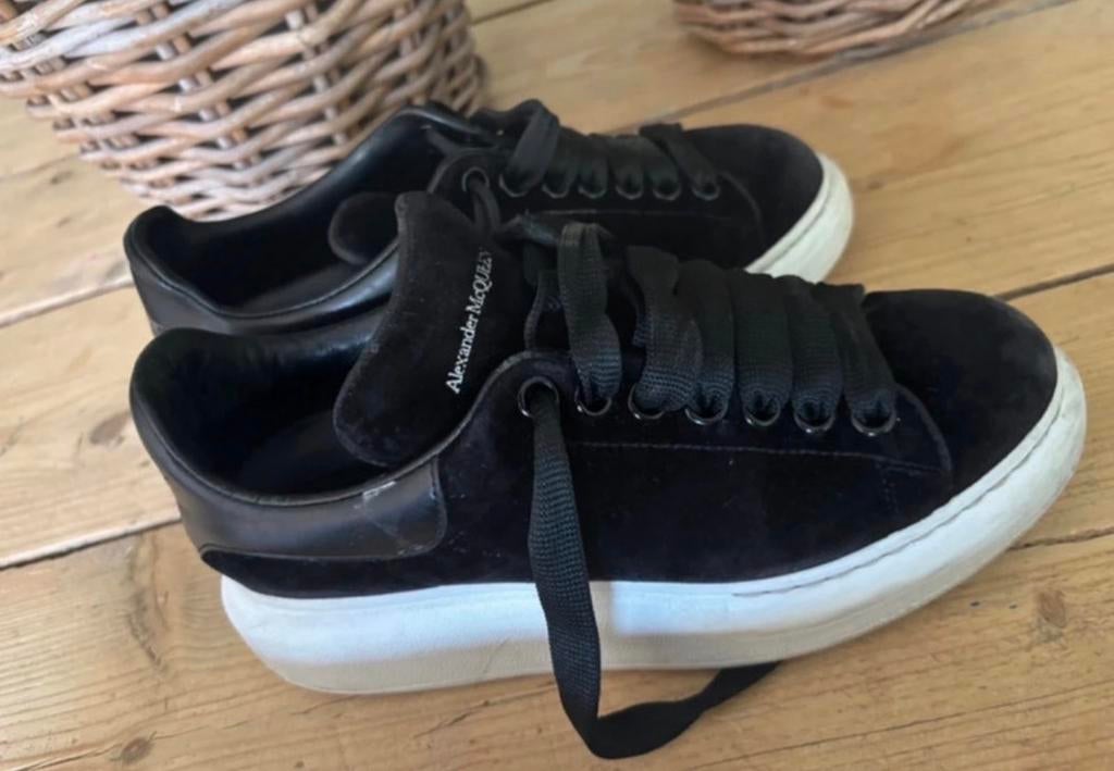 Alexander McQueen sneakers, Zwart, Ophalen of Verzenden, Sneakers of Gympen, Gedragen
