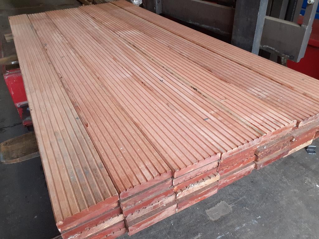 Partij 2e keus Bangkirai vlonderplanken 25x145mm - 13.10m2, Ophalen of Verzenden, 180 tot 250 cm, Planken, Hardhout