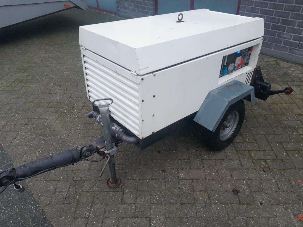 Lombardini deutz kohler LWD 2 sdmo 10 kva aanhanger, Ophalen, Zo goed als nieuw, Dieselmotor