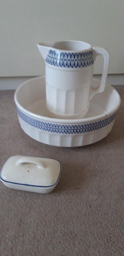 te koop mooie lampetkan/lampetschaal met kammen/zeepbakjes, Ophalen of Verzenden