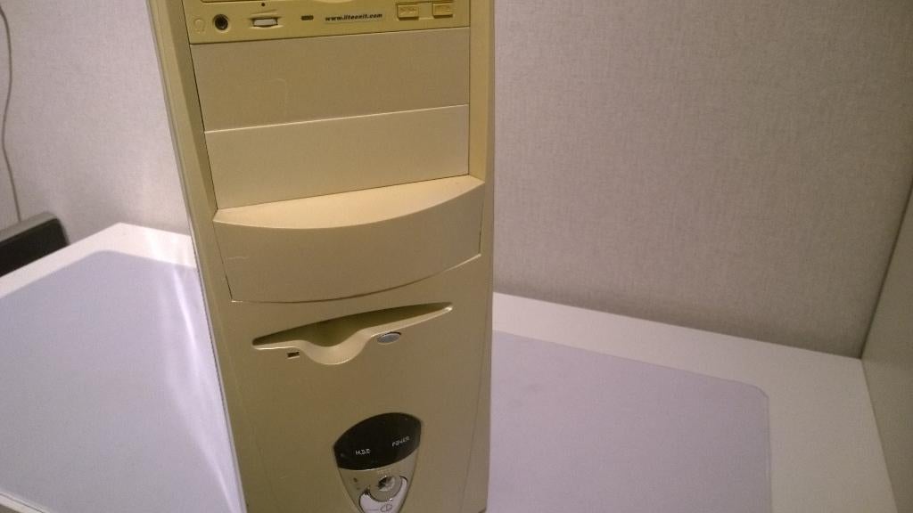 Retro PC (gaming), Intel core 2 6300, GT 230, Win XP, Computers en Software, Vintage Computers, Ophalen, Vintage computer