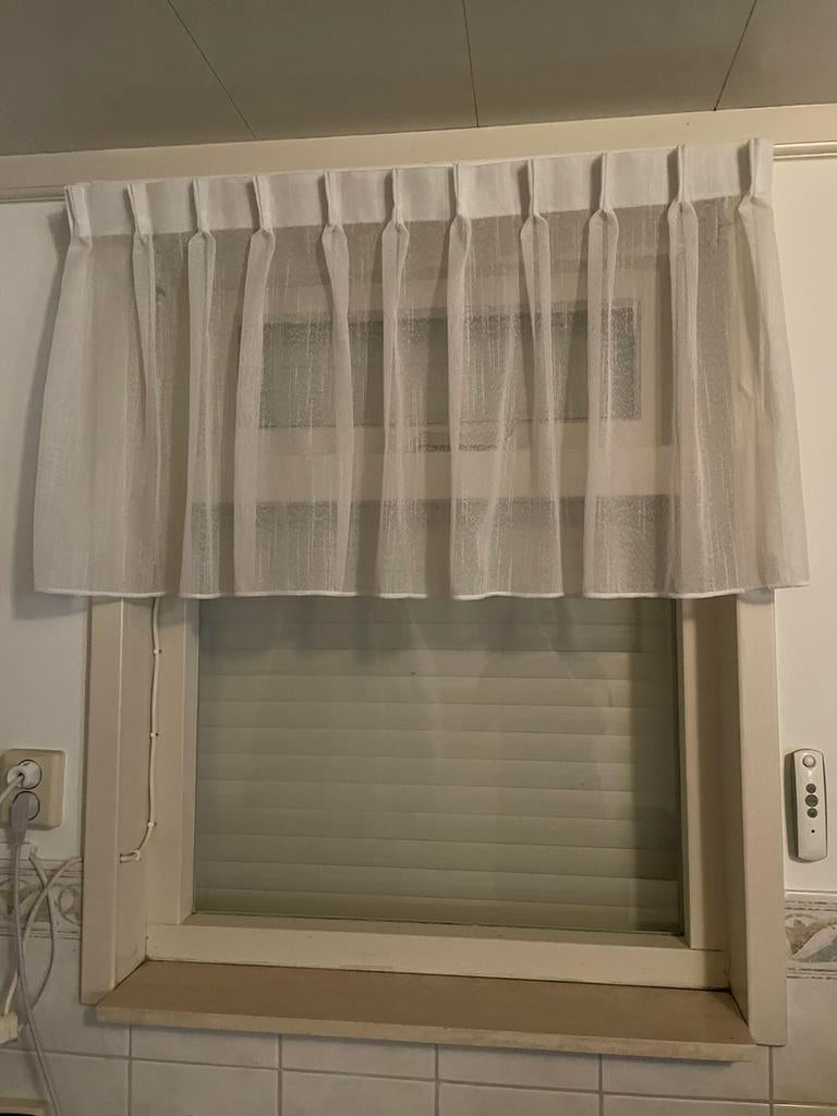 2x vitrage incl rails 77 en 89 cm breed, Huis en Inrichting, Stoffering | Gordijnen en Lamellen, Ophalen of Verzenden, Zo goed als nieuw
