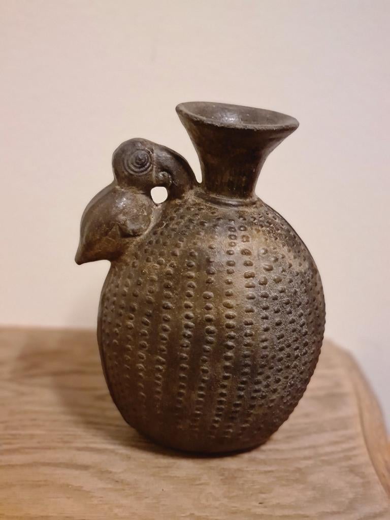 Prachtig zwart aardewerk met Toekan, 11e-15e eeuw, Ophalen of Verzenden