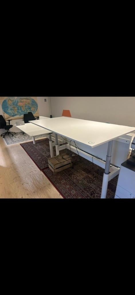 2x Gispen set Zit-Sta Bureaus(180x90) Elektrisch Verstelbaar, Ophalen, In hoogte verstelbaar, Gebruikt