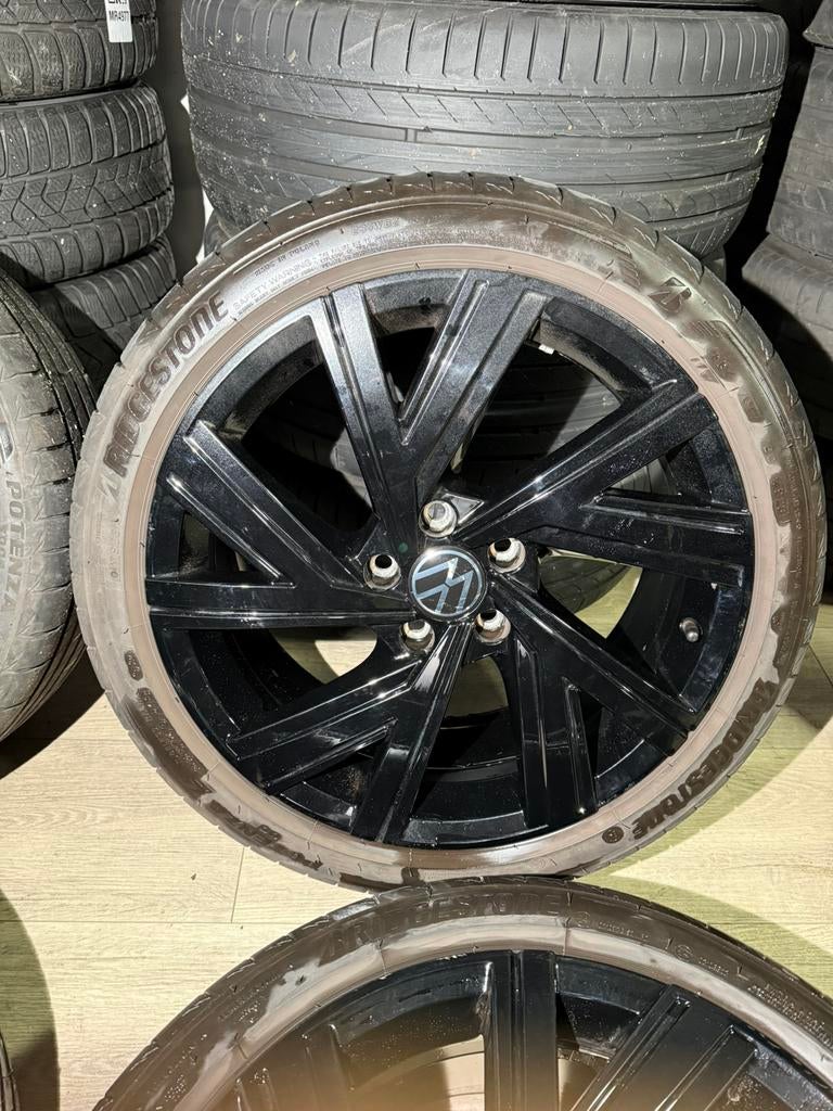 Vw Bergamo / orgineel / 18 inch / zomer / 5x112 / 57,1, Auto-onderdelen, Banden en Velgen, 18 inch, ----, Banden en Velgen, Ophalen of Verzenden