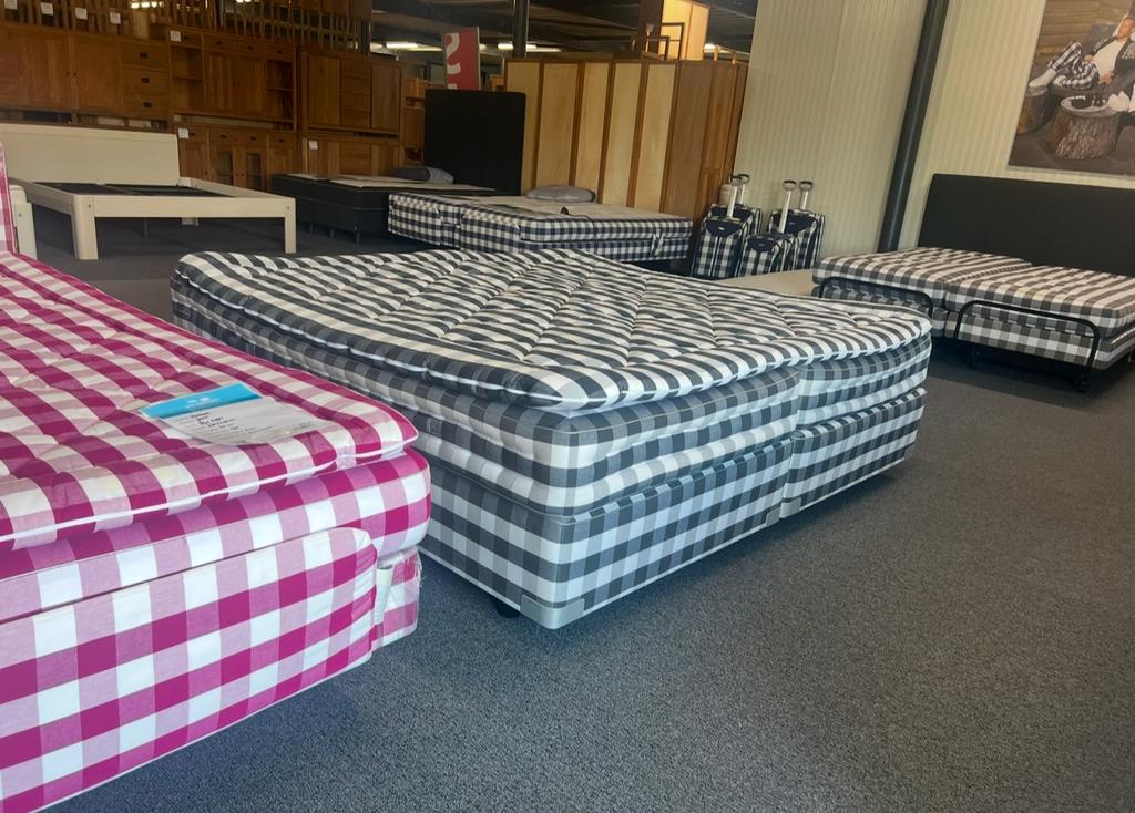 Hästens 2000T boxspring 210x200 inc BJX topper medium/firm, Ophalen, 210 cm, Overige maten, Nieuw