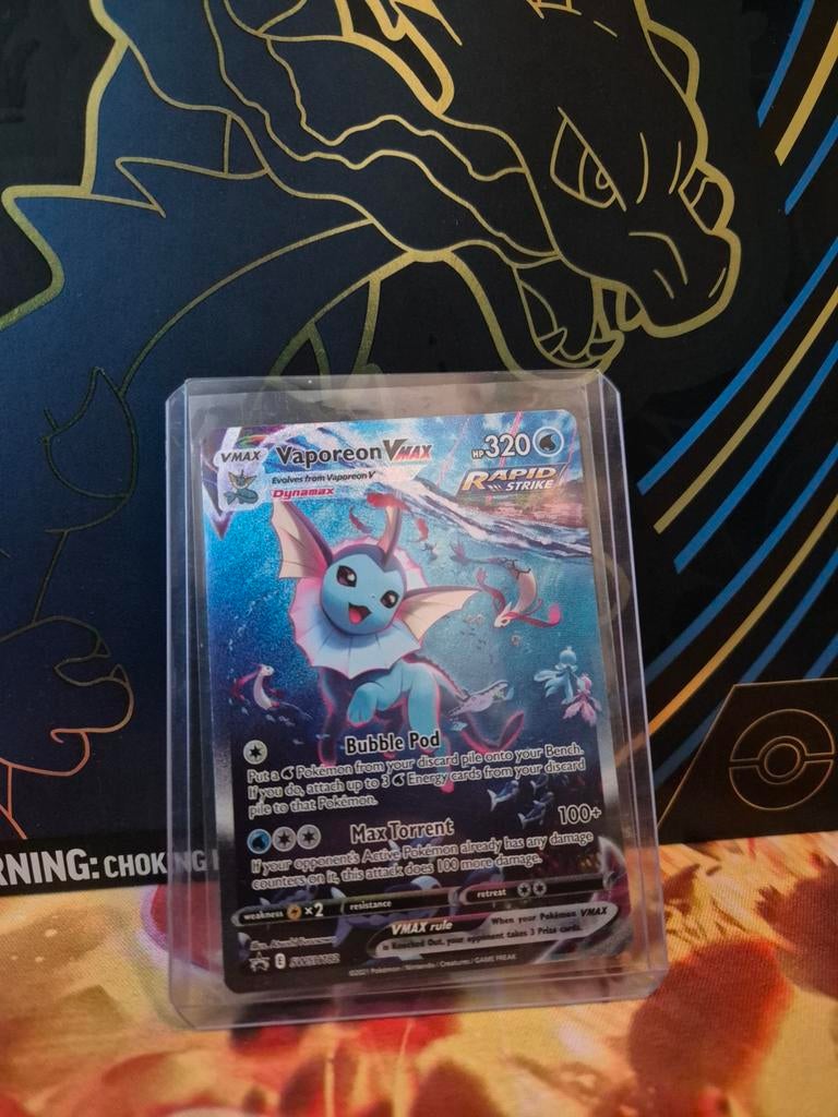 Pokemon SWSH182 Promo Vaporeon VMAX, Ophalen of Verzenden, Zo goed als nieuw, Losse kaart