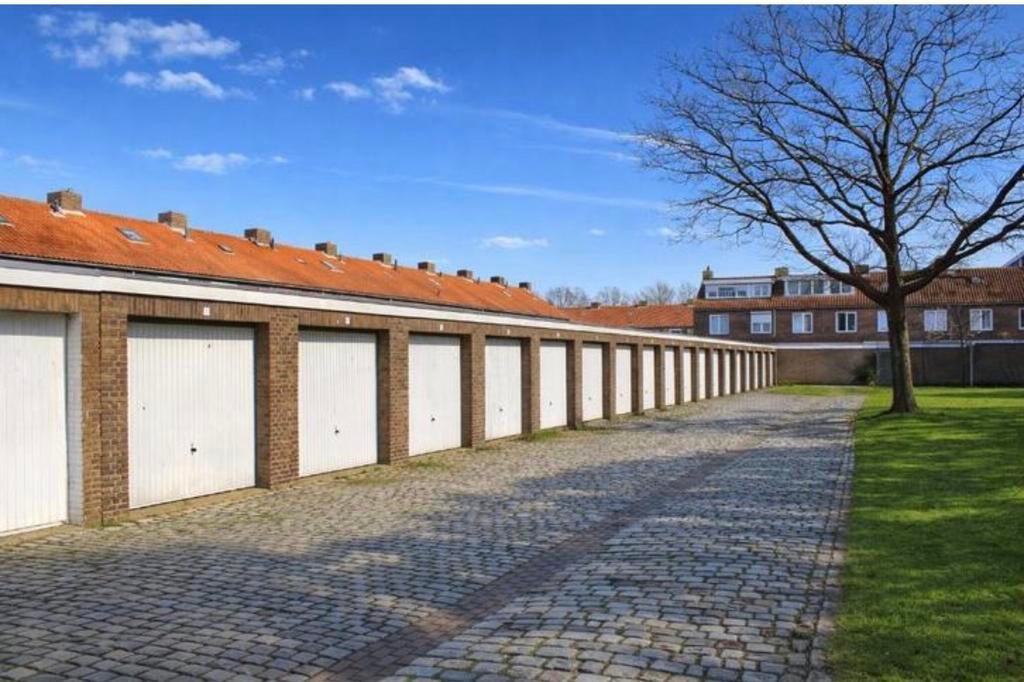 Te koop: 9 Garageboxen/opslagunits in Breda Mollenberg 901, Auto diversen, Autostallingen en Garages