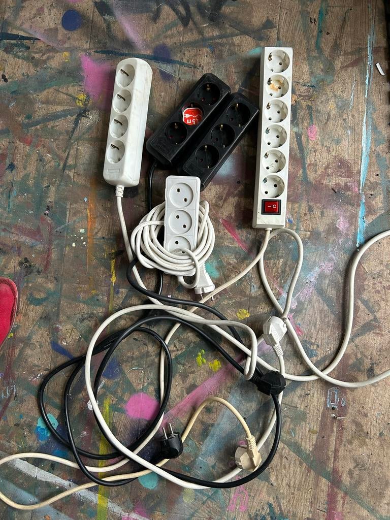 Diverse verlengsnoeren en stekkerdozen, Ophalen, Gebruikt, Kabel of Snoer