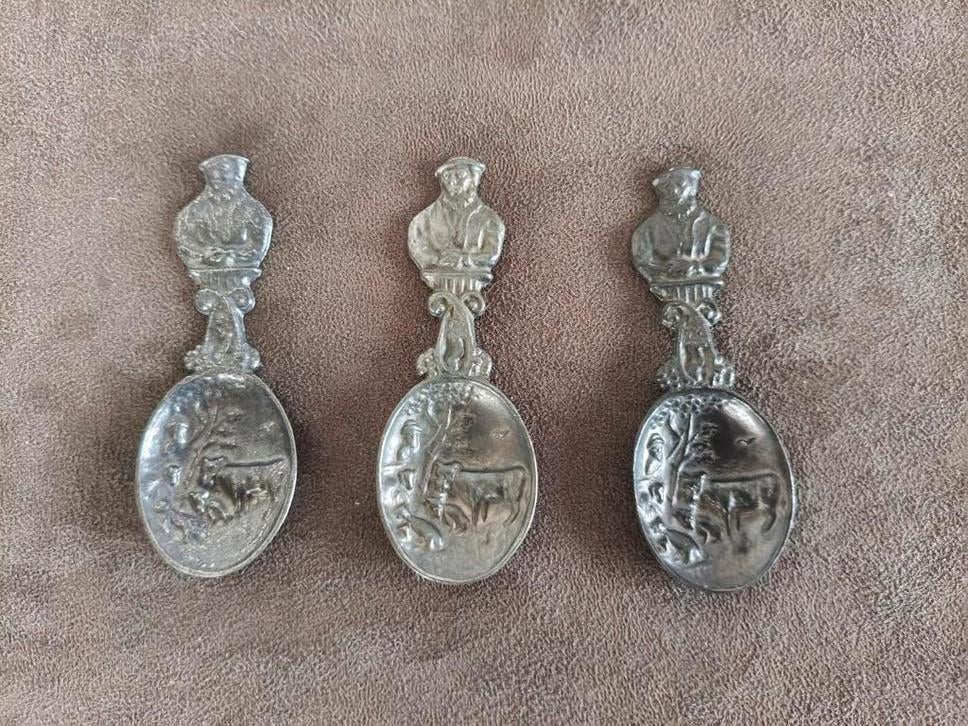 Drie tinnen lepels (Tiel en Leerdam), Ophalen of Verzenden