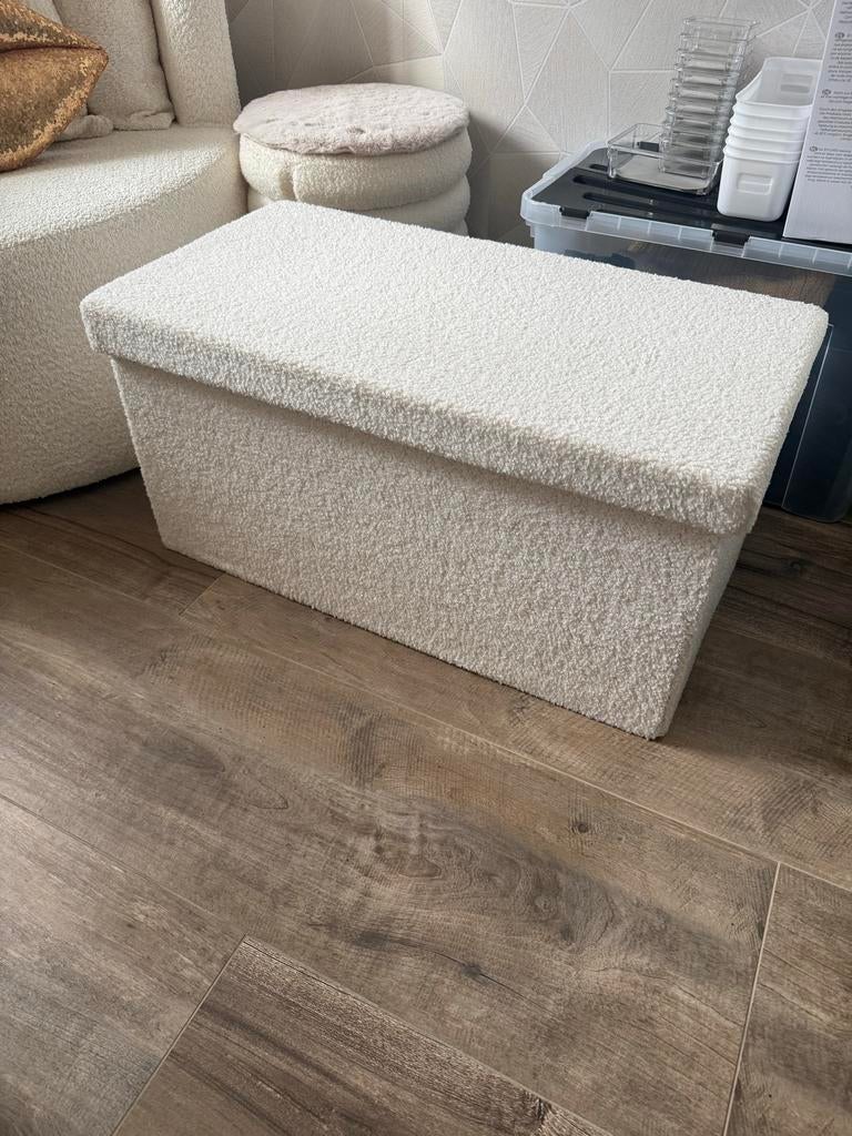 Witte Opbergbank / Voetenbank met Zachte Bekleding, Ophalen, Minder dan 50 cm, Zo goed als nieuw, 75 tot 100 cm