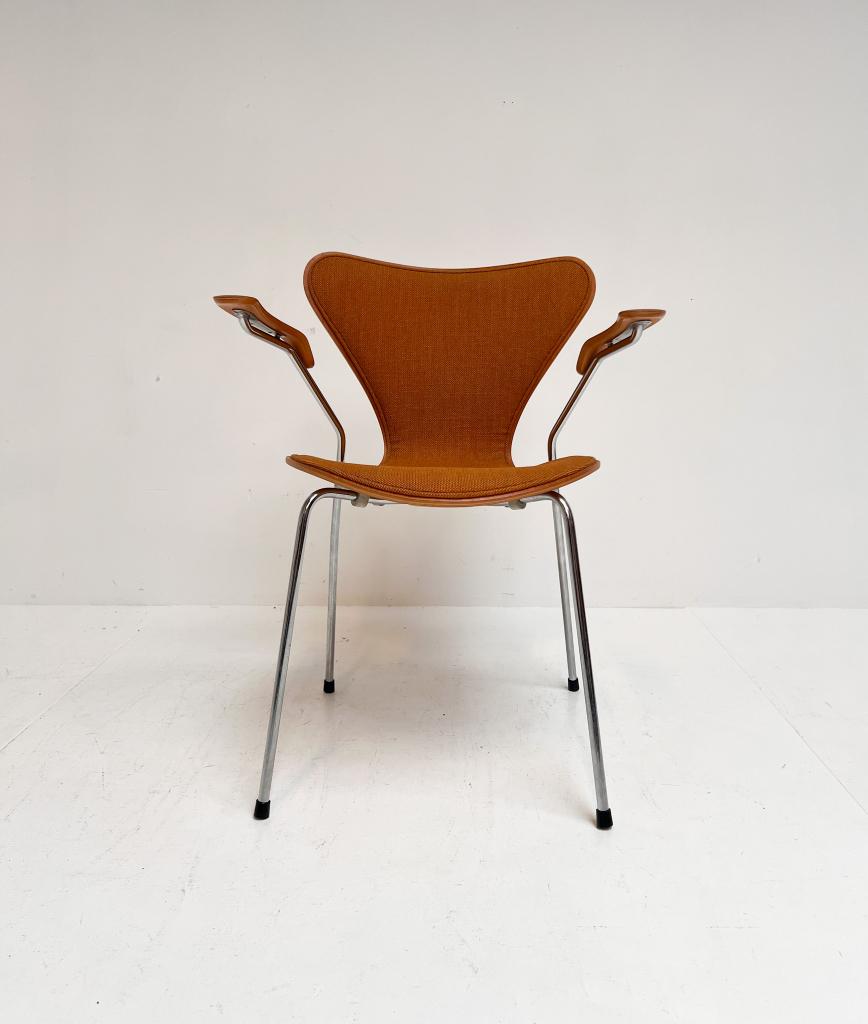 Houten 3207 stoel van Arne Jacobsen voor Fritz Hansen, 1983, Gebruikt, Minder dan 75 cm, Design, Ophalen of Verzenden
